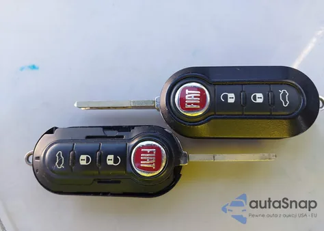 2014 Fiat 500L Trekking z USA, uszkodzony, nr VIN ZFBCFADH6EZ007784